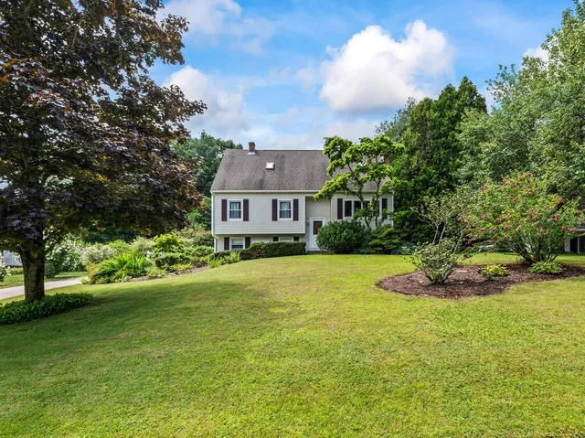 $472,500 | 15 Priscilla Lane, Charlton, MA 01507