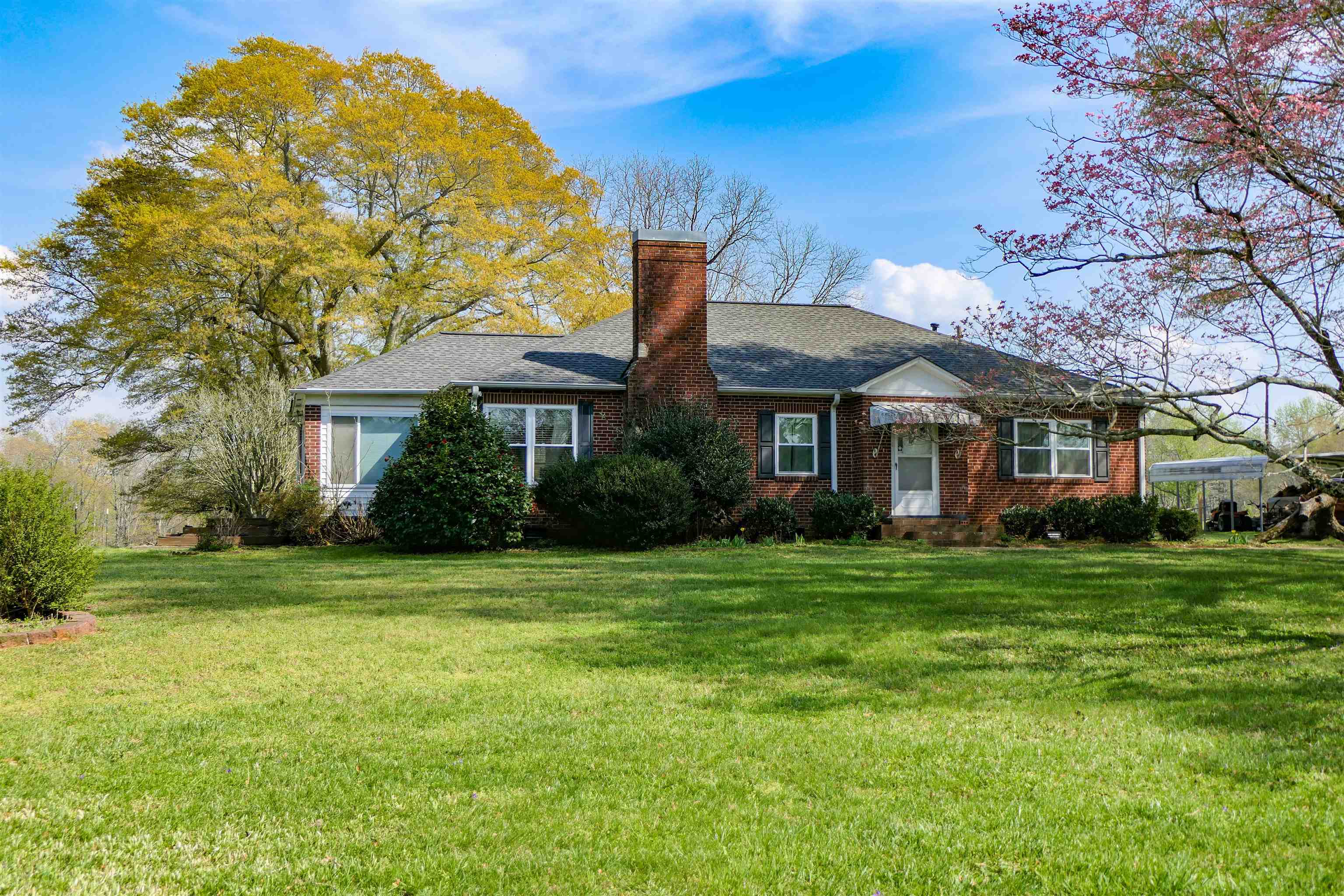 418 North Green River Road Gaffney, SC 29341 - Photo 2 of 18