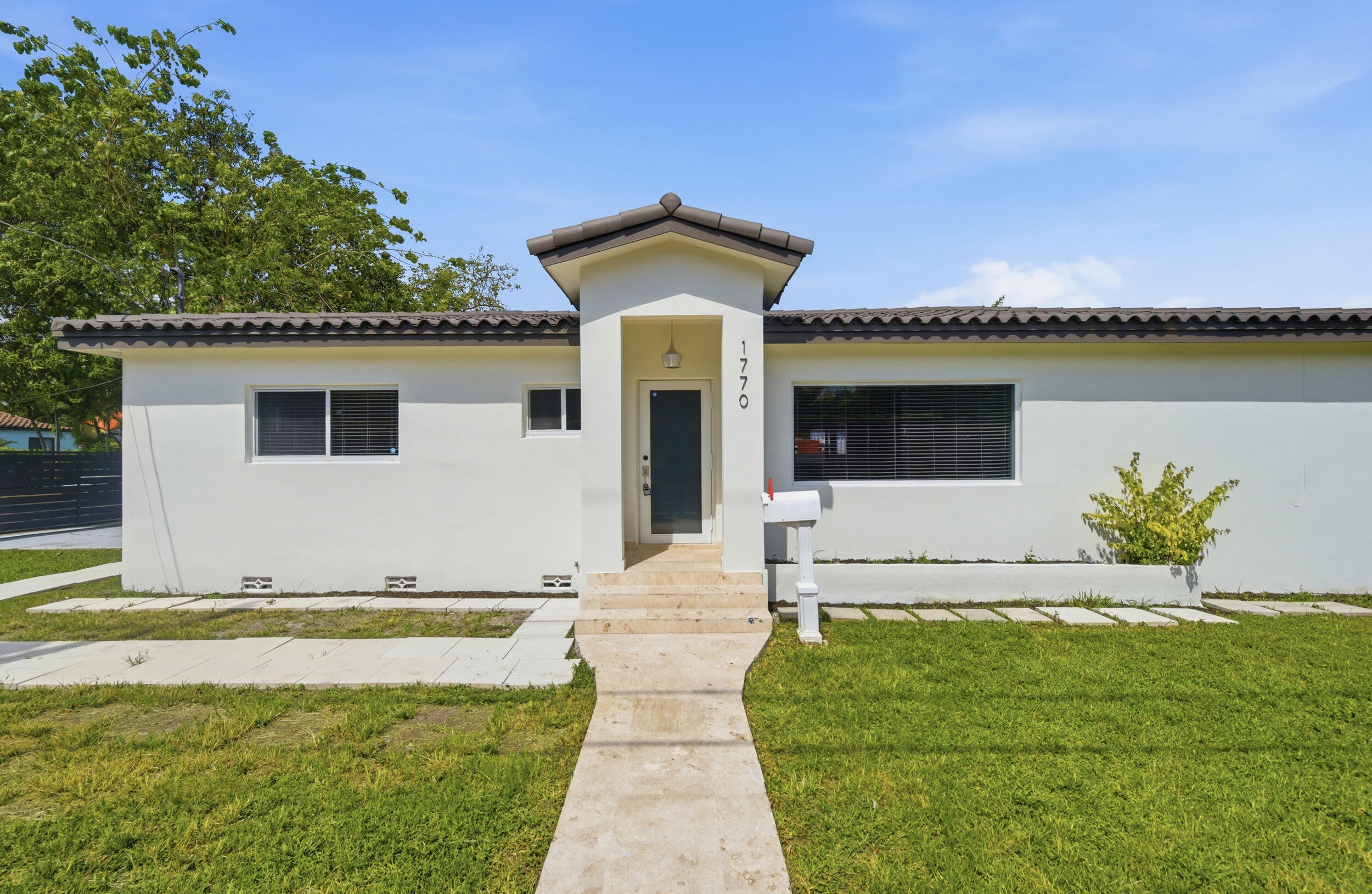 1770 Southwest 17th Avenue Miami, FL 33145 - Photo 2 of 46 37__d4s4071