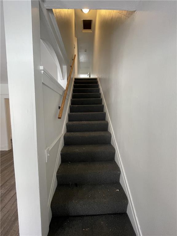 136 South Spring Avenue Greensburg, PA 15601 - Photo 5 of 46 a view of entryway