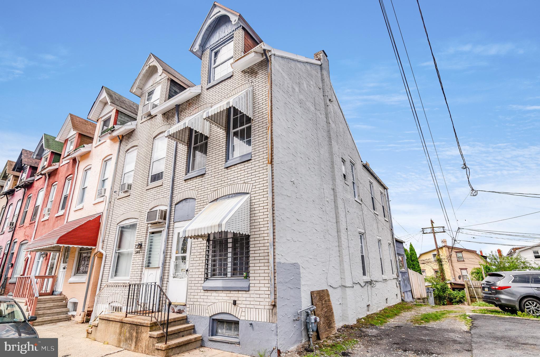 548 Locust Street Reading, PA 19604 - Photo 1 of 15 Gallery Image 1