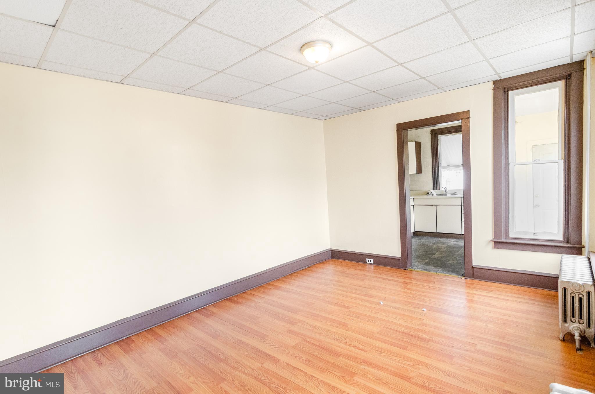 548 Locust Street Reading, PA 19604 - Photo 5 of 15 Gallery Image 5
