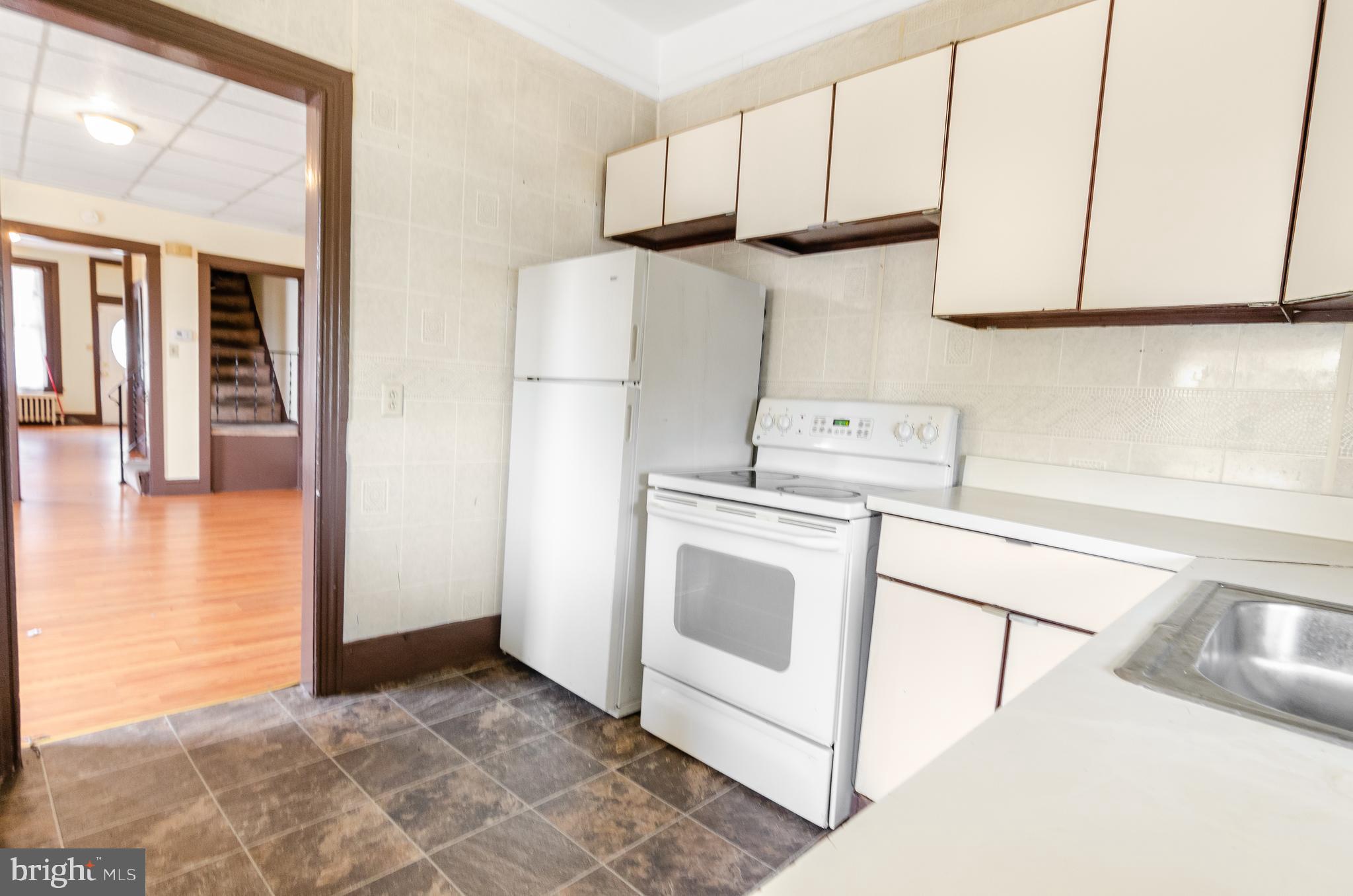 548 Locust Street Reading, PA 19604 - Photo 8 of 15 Gallery Image 8