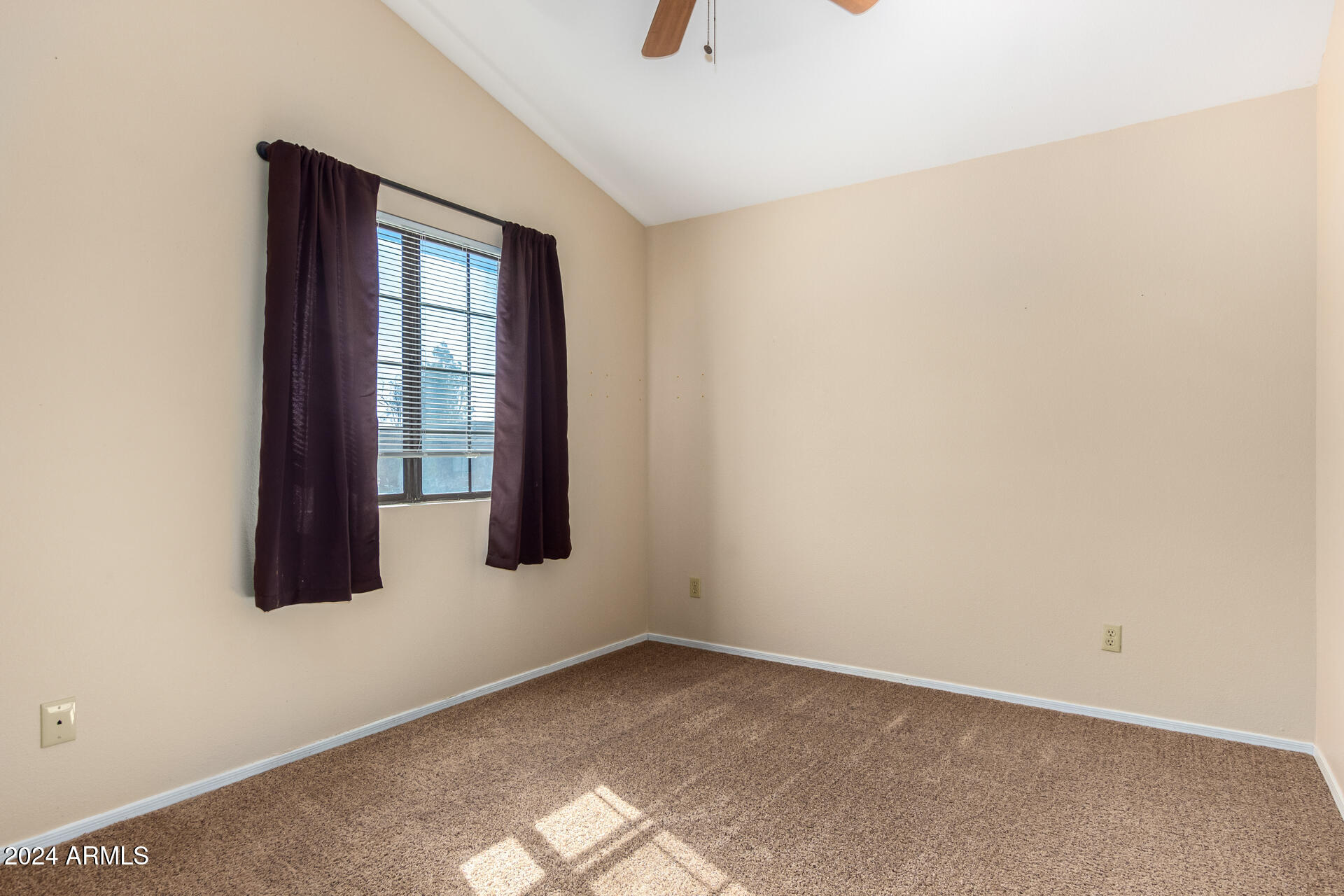 2012 West Bloomfield Road Phoenix, AZ 85029 - Photo 19 of 23 Guest Room 2