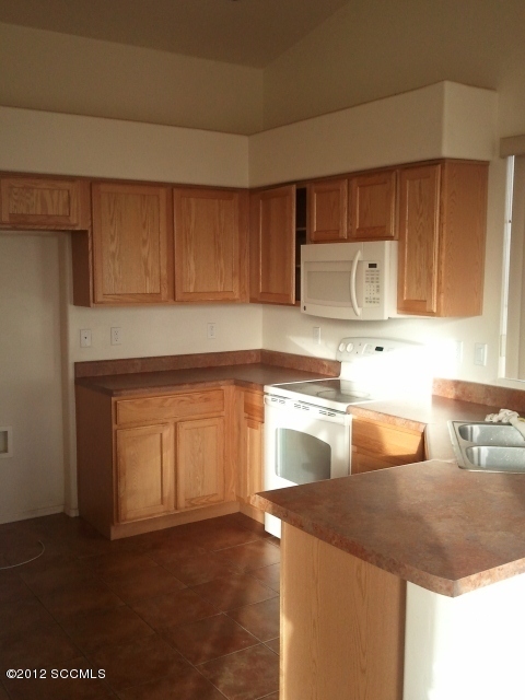 1846 Circulo Colombia Rio Rico, AZ 85648 - Photo 3 of 6