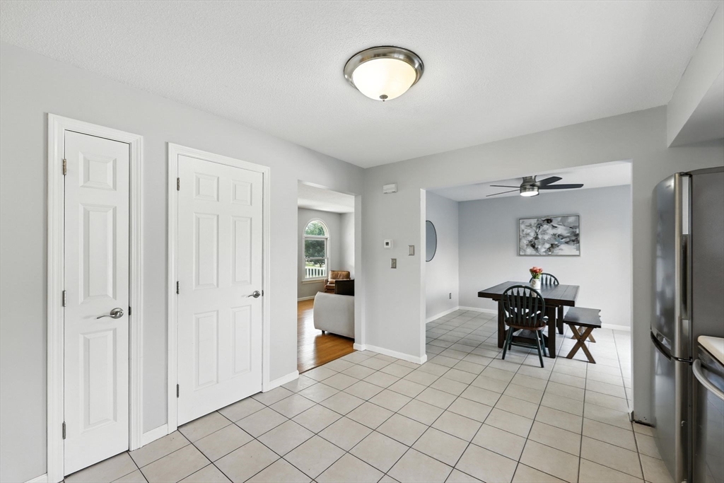 79 Stephanie Circle Springfield, MA 01129 - Photo 12 of 29 a view of a livingroom with furniture