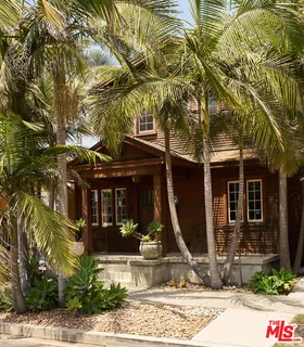 $2,790,000 | 1215 Cabrillo Avenue, Venice, CA 90291
