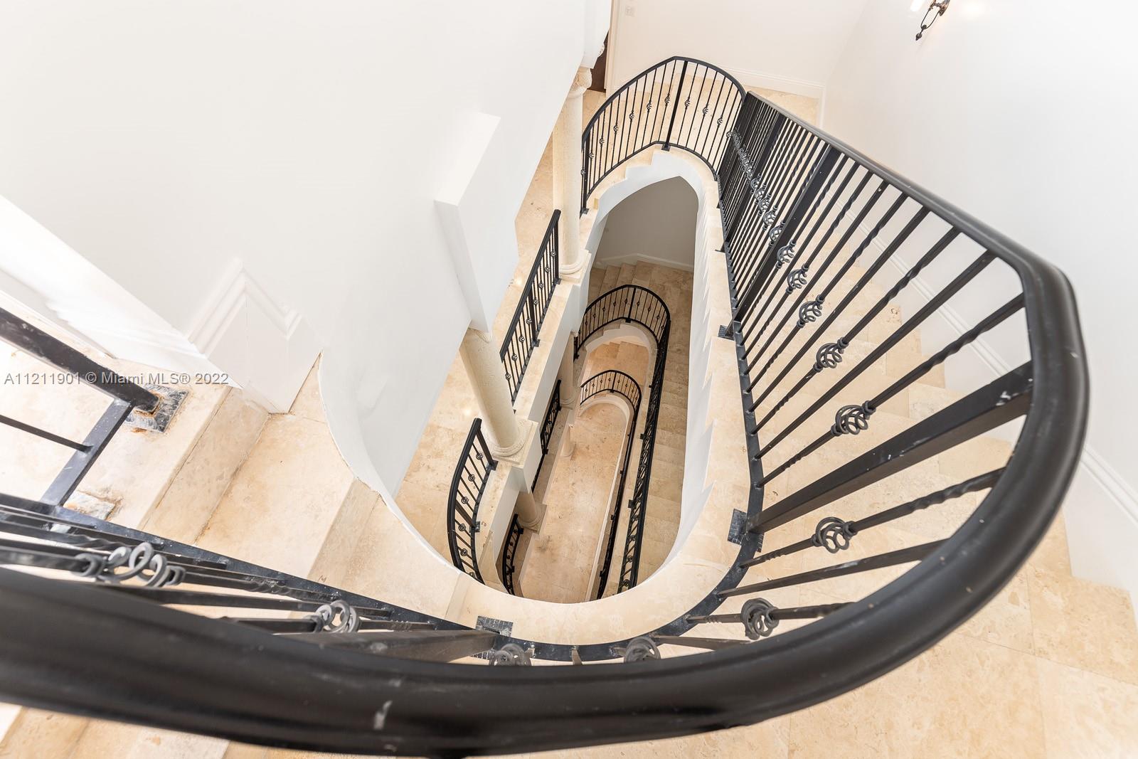 3471 Main Highway, Unit 928 Miami, FL 33133 - Photo 29 of 35 a view of light bulb