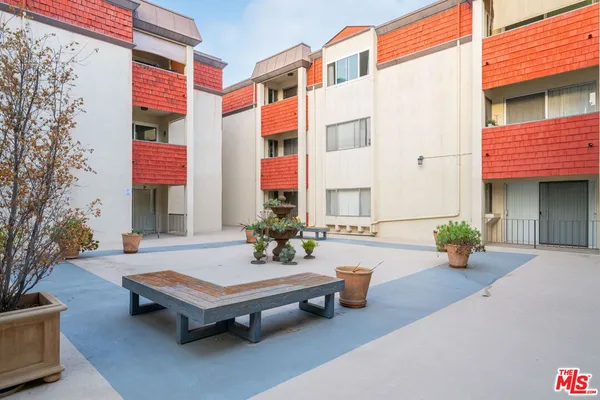 $510,000 | 5651 North Sumner Way, Unit 203, Culver City, CA 90230
