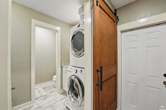 $650,000 | 1633 North 600 Road, Baldwin City, KS 66006