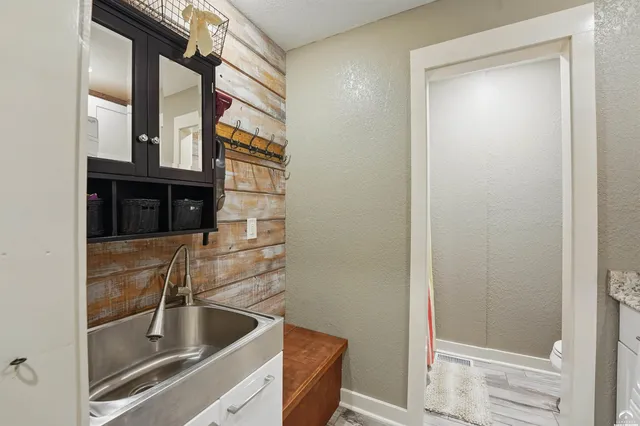 $650,000 | 1633 North 600 Road, Baldwin City, KS 66006