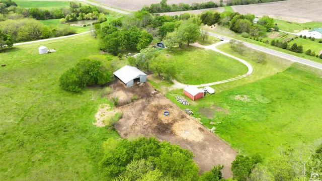 $650,000 | 1633 North 600 Road, Baldwin City, KS 66006