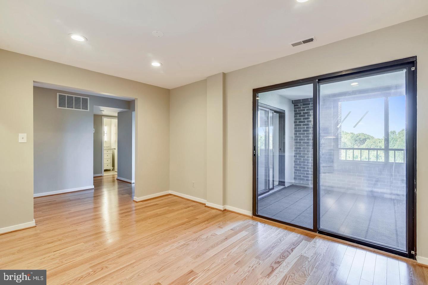 11500 Fairway Drive, Unit 606 Reston, VA 20190 - Photo 5 of 21