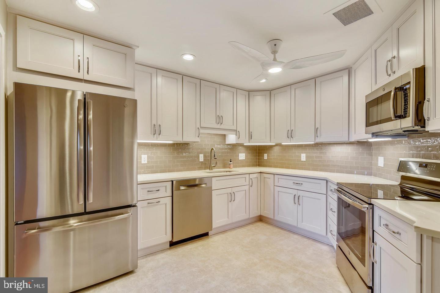 11500 Fairway Drive, Unit 606 Reston, VA 20190 - Photo 7 of 21