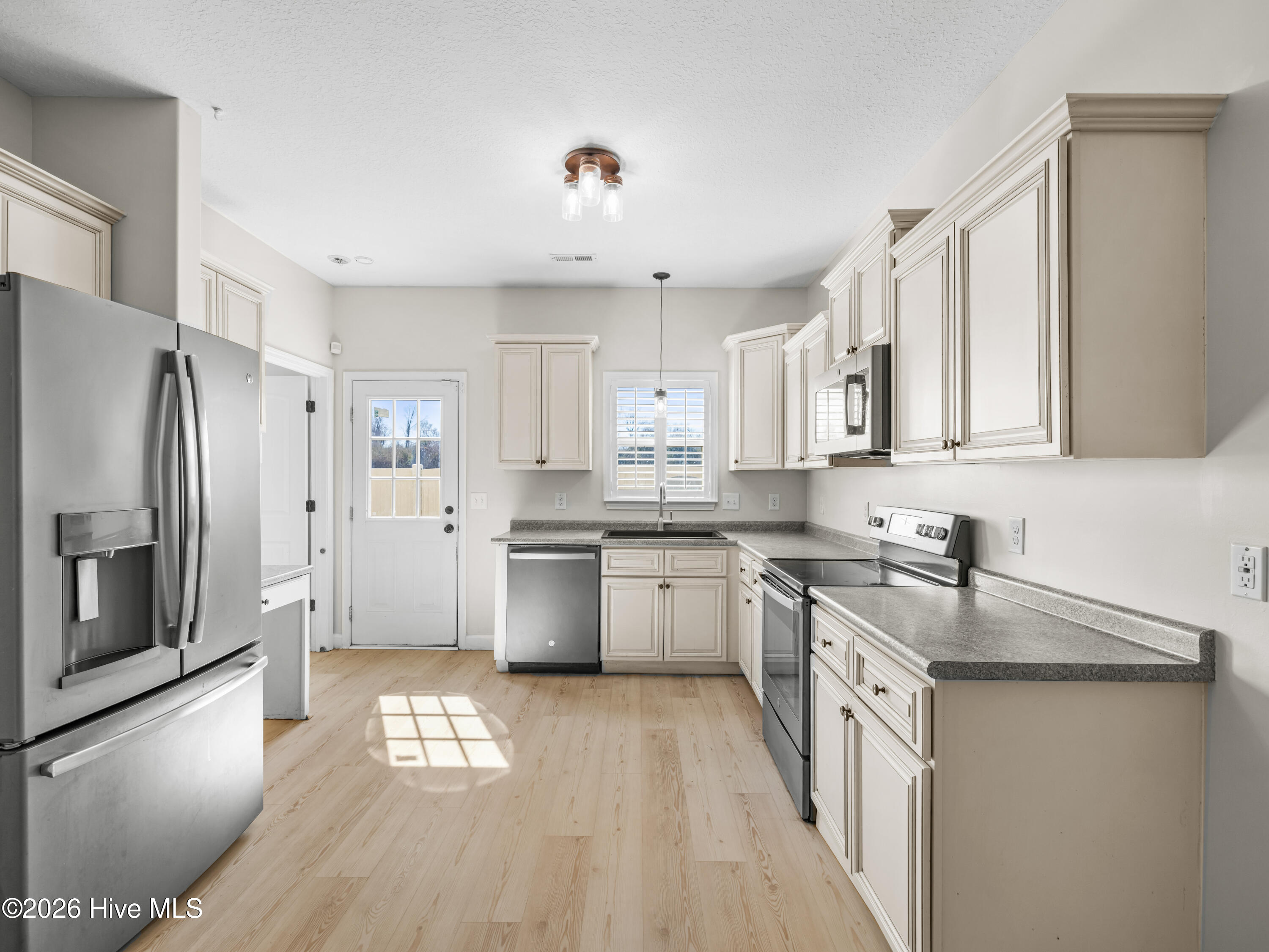 308 Winstead Loop Road Richlands, NC 28574 - Photo 14 of 55 A02A0039 (1)