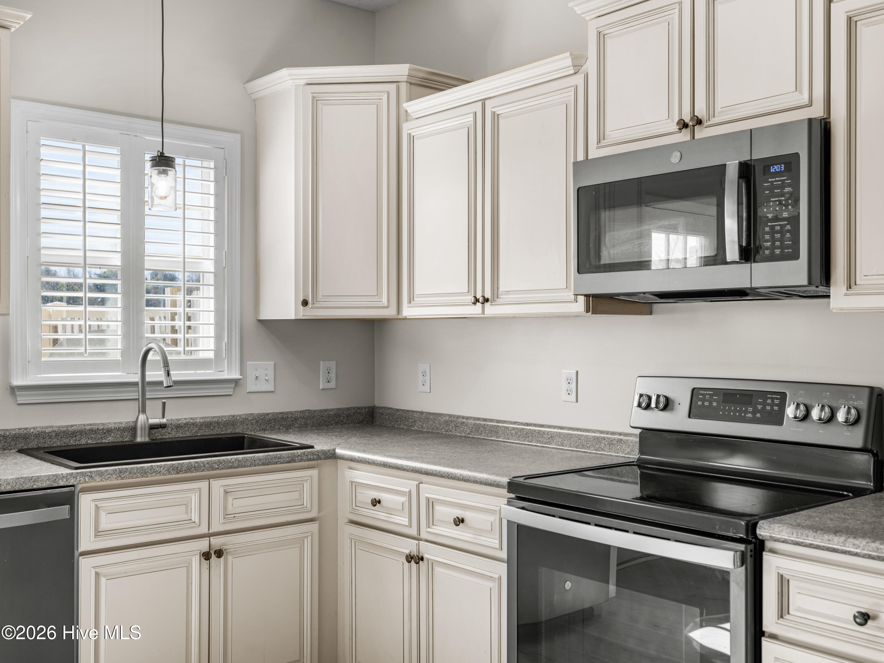 308 Winstead Loop Road Richlands, NC 28574 - Photo 15 of 55 A02A0042 (1)