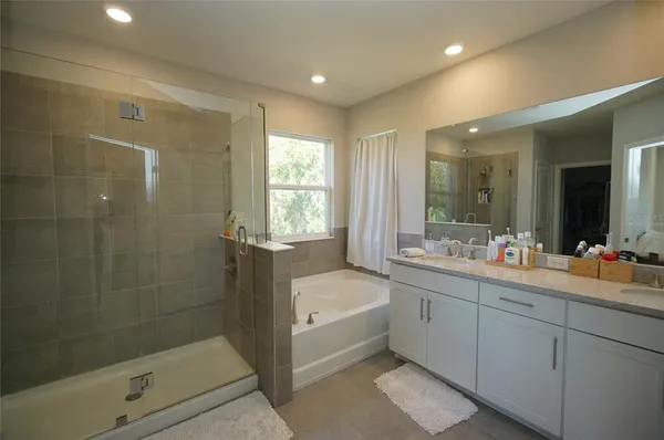 $3,400 | 22990 Scaglione Drive, Lutz, FL 33549