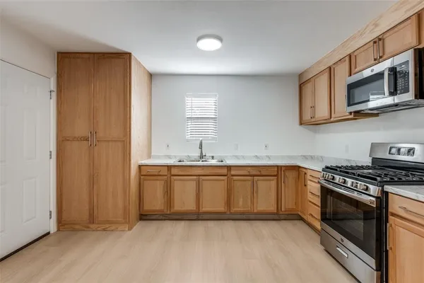 $1,500 | 2410 South Marsalis Avenue, Dallas, TX 75216