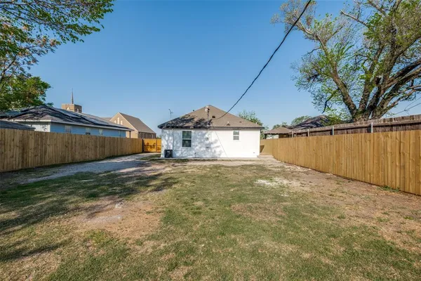 $1,500 | 2410 South Marsalis Avenue, Dallas, TX 75216