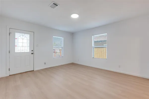 $1,500 | 2410 South Marsalis Avenue, Dallas, TX 75216