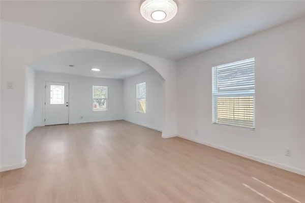 $1,500 | 2410 South Marsalis Avenue, Dallas, TX 75216