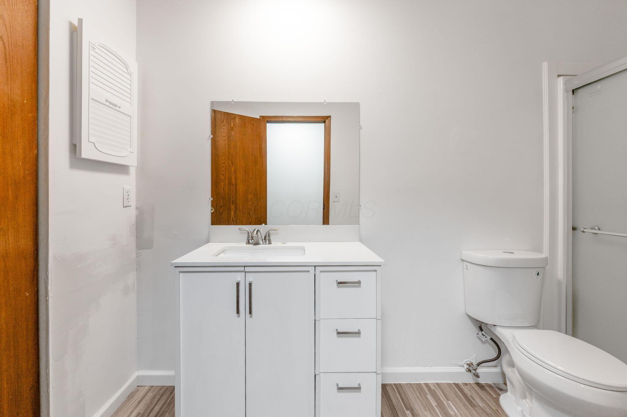 5198 Dierker Road, Unit D Columbus, OH 43220 - Photo 17 of 40 5198 Dierker Rd (Interior)-19