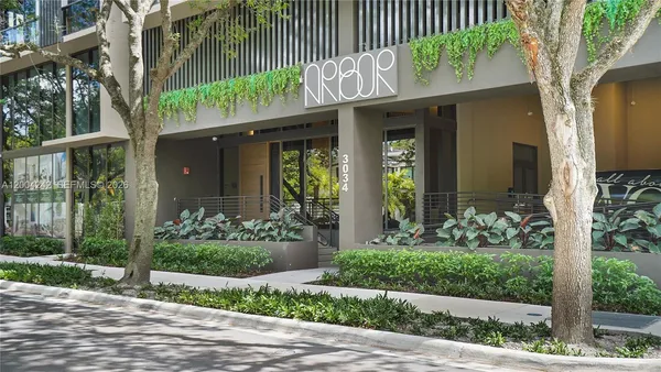 $1,879,000 | 3034 Oak Avenue, Unit TH2, Miami, FL 33133
