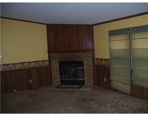 1869 Savannah Road New Castle, PA 16101 - Photo 4 of 9 Family Room.