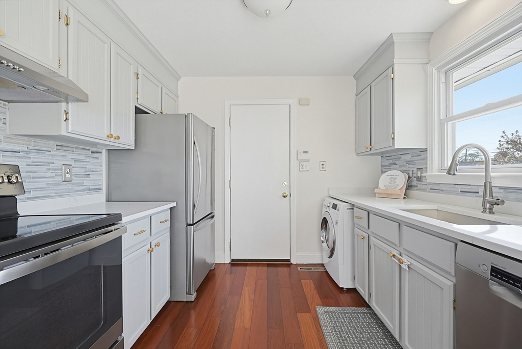 2 Theresa Road Stoneham, MA 02180 - Photo 9 of 29