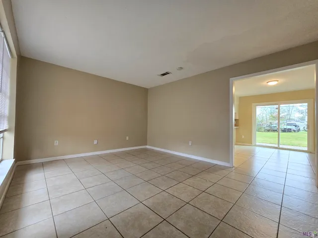 $1,350 | 16516 Vermillion Drive, Baton Rouge, LA 70819