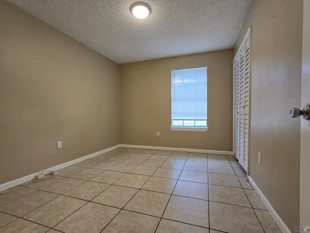 $1,350 | 16516 Vermillion Drive, Baton Rouge, LA 70819