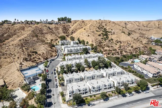 $365,000 | 18209 Sierra Highway, Unit 112, Canyon Country, CA 91351