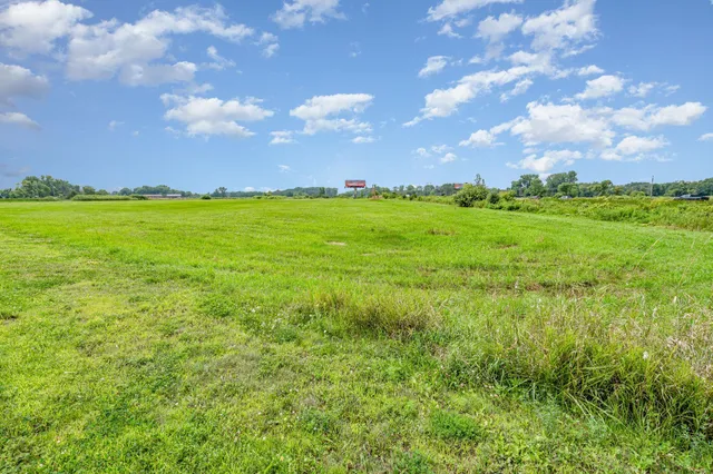 $1,299,900 | 13472 West Freeway Drive, Columbus, MN 55038