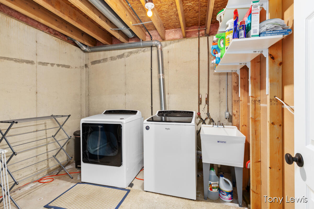 6583 Ravineview Southeast Caledonia, MI 49316 - Photo 29 of 39 Laundry w/d included