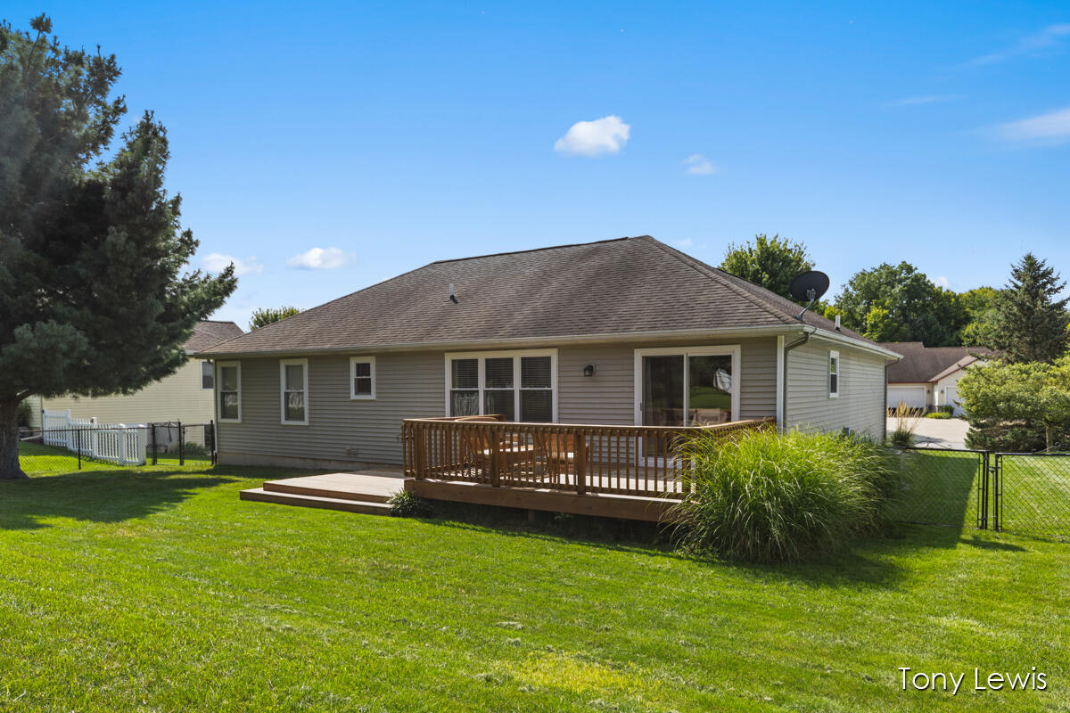 6583 Ravineview Southeast Caledonia, MI 49316 - Photo 34 of 39 IMG_1032