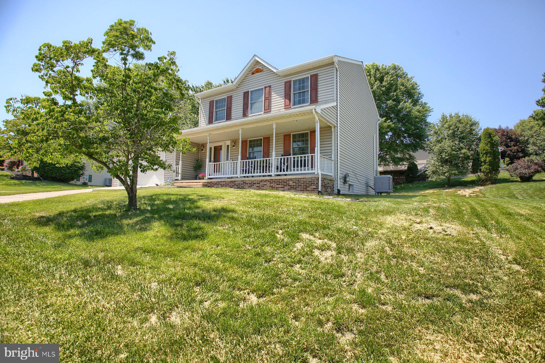 6352 Bennington Road Mechanicsburg, PA 17050 - Photo 3 of 17