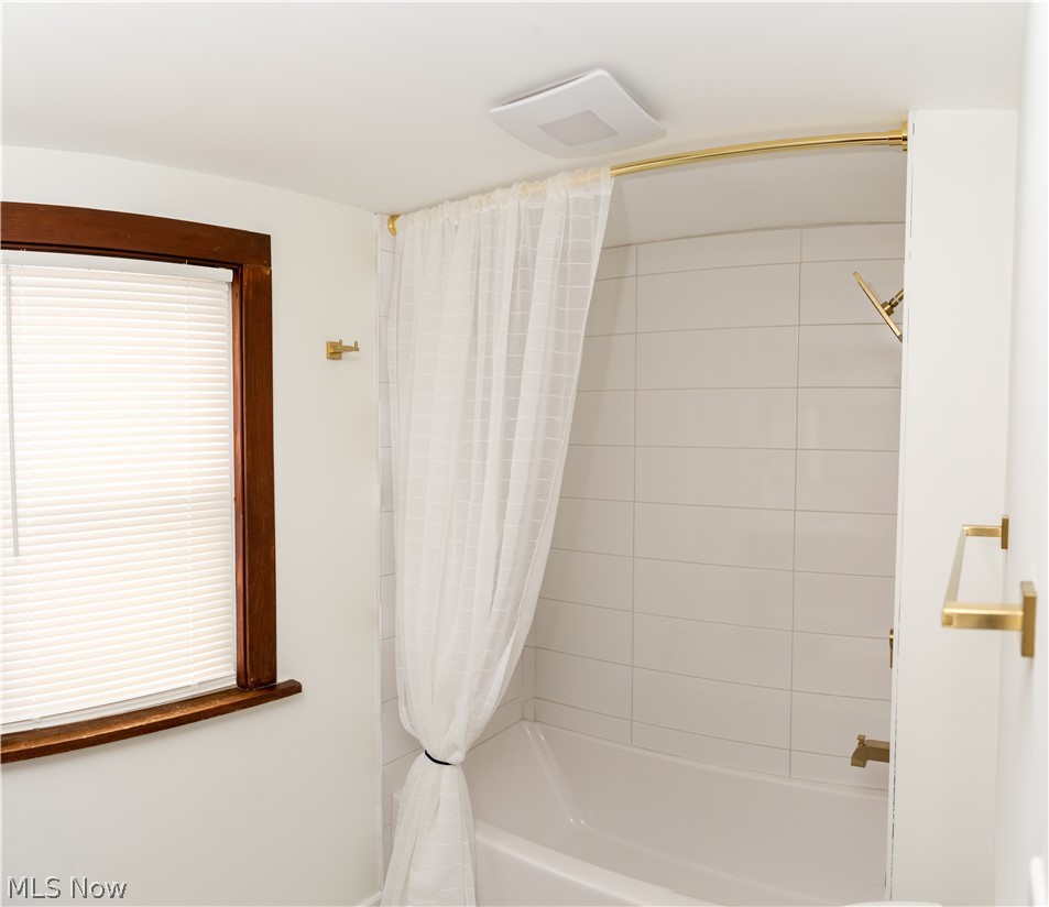 1676 Edgefield Road Lyndhurst, OH 44124 - Photo 22 of 28