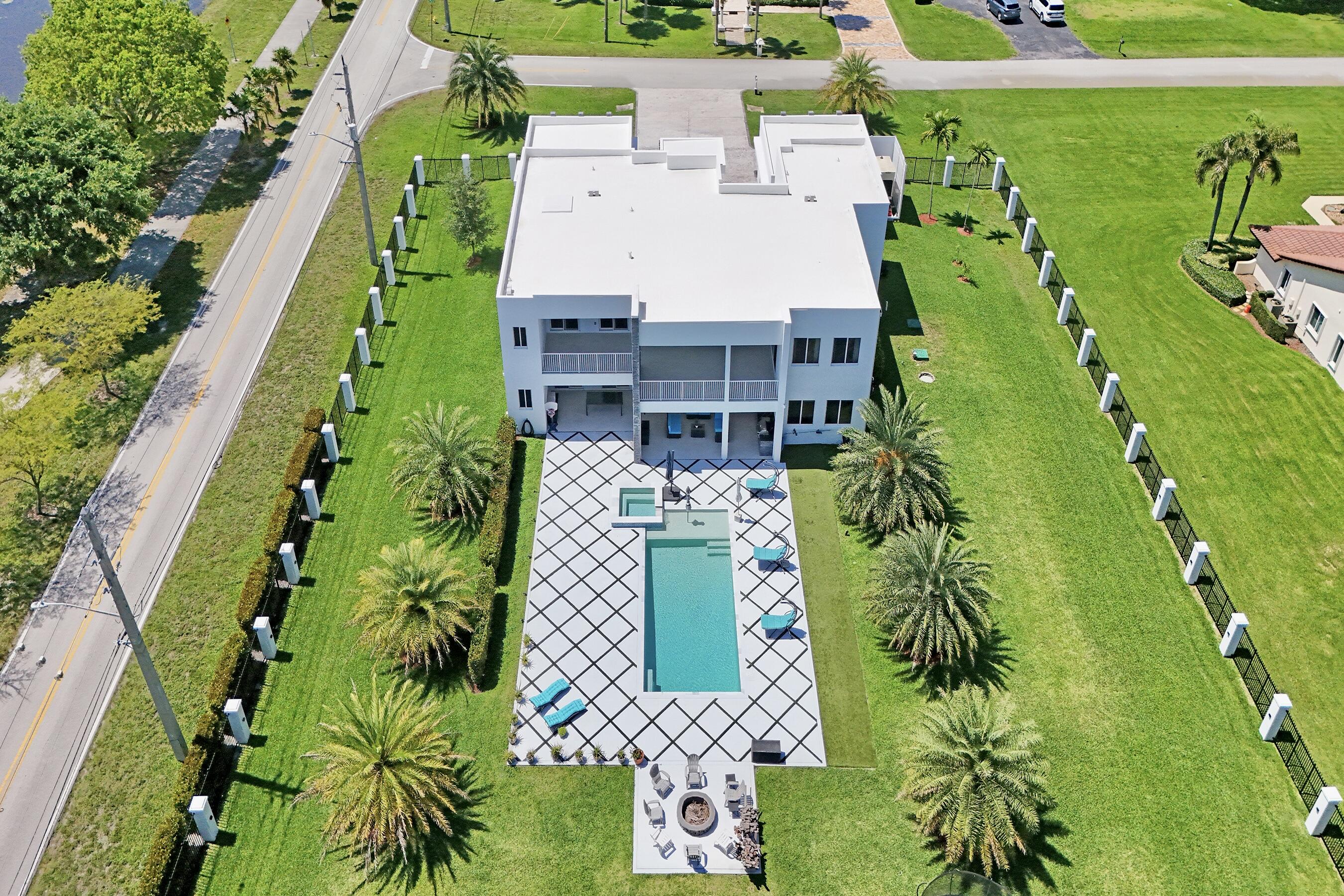 11201 Southwest 3rd Street Plantation, FL 33325 - Photo 3 of 79 Aerial. Back
