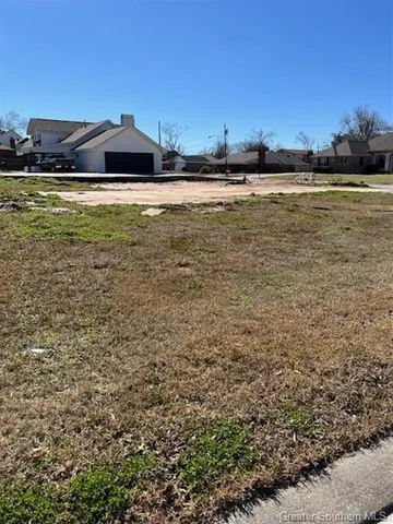 $15,000 | 401 East Krause Street, Westlake, LA 70669