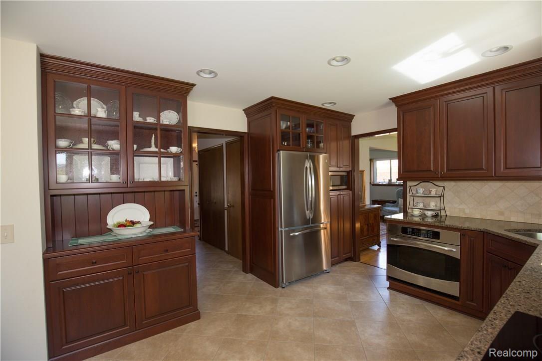 2353 Eaton Gate Road Lake Orion, MI 48360 - Photo 23 of 74 ZT7A7438.jpg