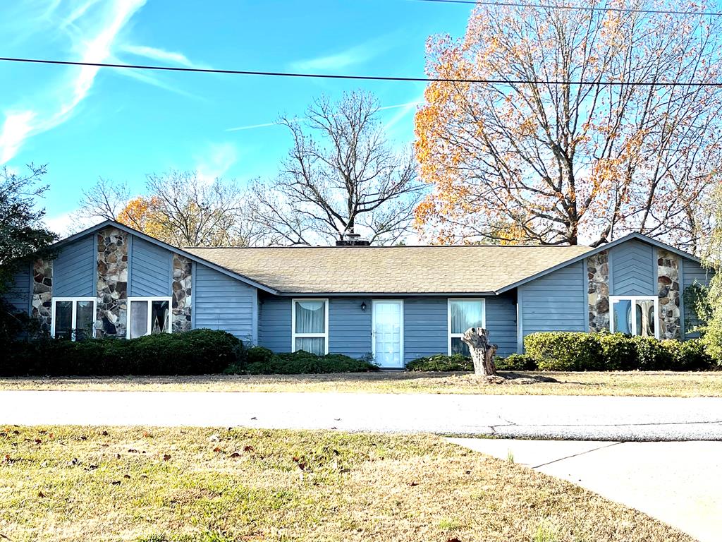 127 Bridge Point Road Greenwood, SC 29649 - Photo 1 of 17 Gallery Image 1