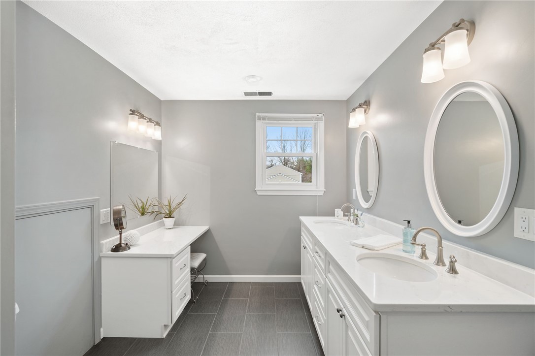 97 Vincent Way Cranston, RI 02921 - Photo 22 of 48
