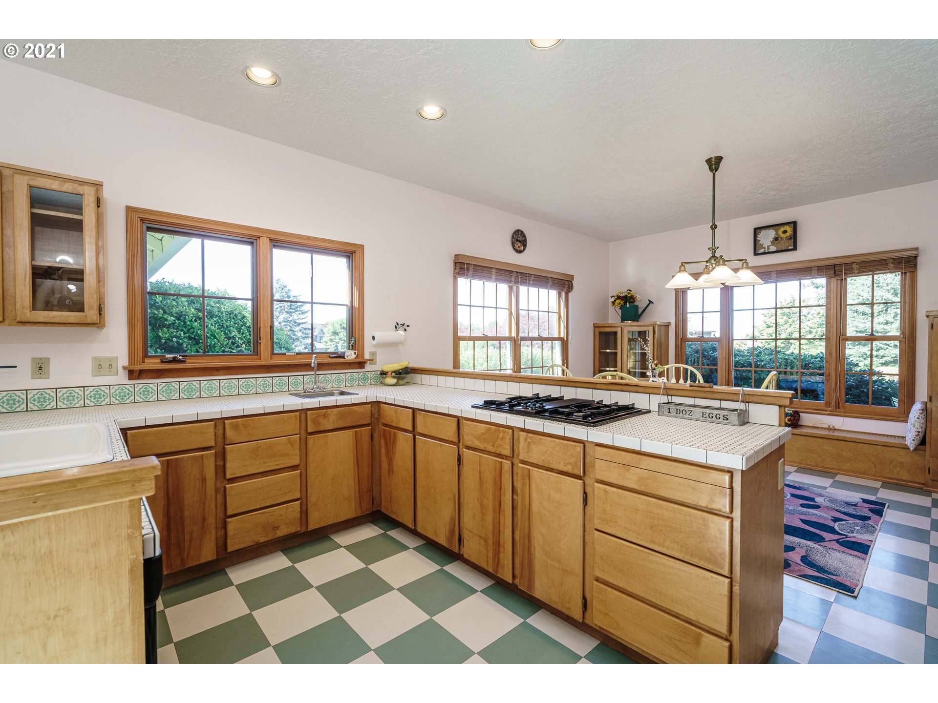 20045 Southwest Nancy Lane Aloha, OR 97007 - Photo 13 of 32 Gallery Image 13
