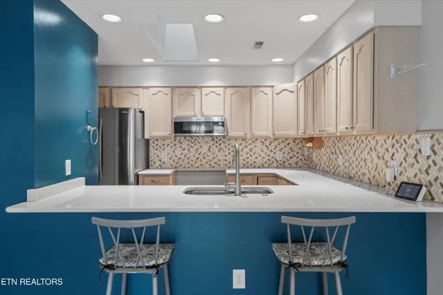 a view of front door with entryway