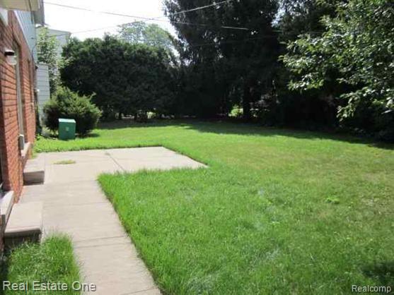 789 Canterbury Road Grosse Pointe, MI 48236 - Photo 18 of 18 Yard2