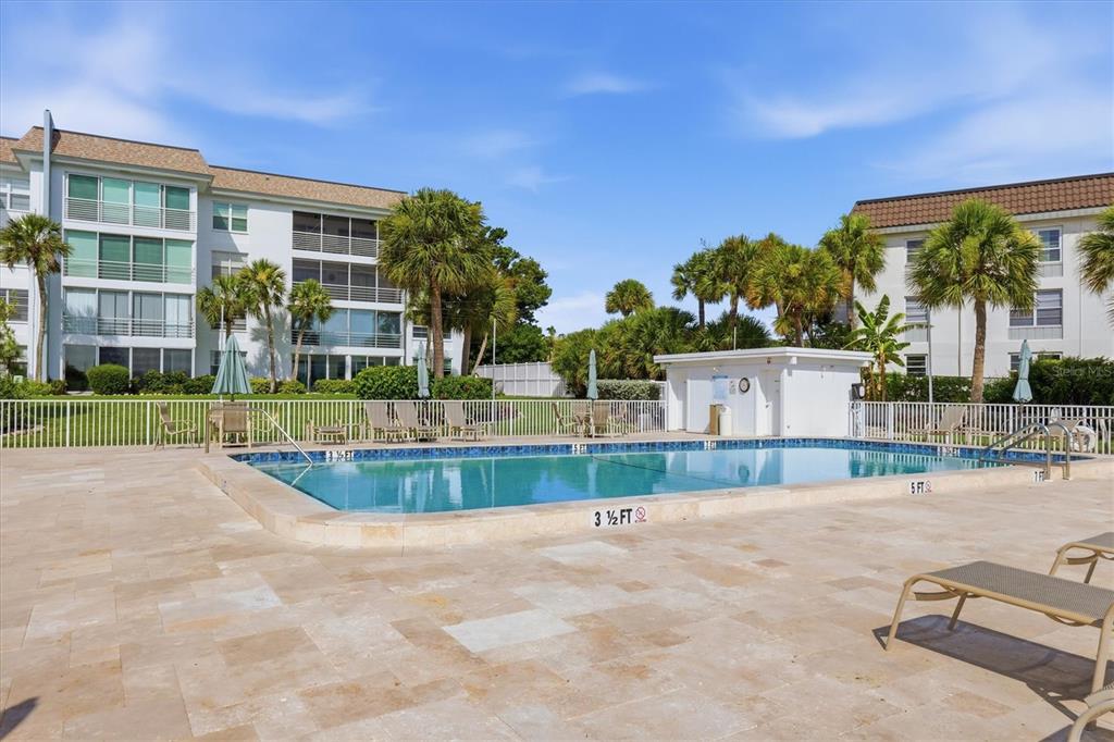 605 Sutton Place, Unit 101 Longboat Key, FL 34228 - Photo 27 of 45 Gallery Image 27
