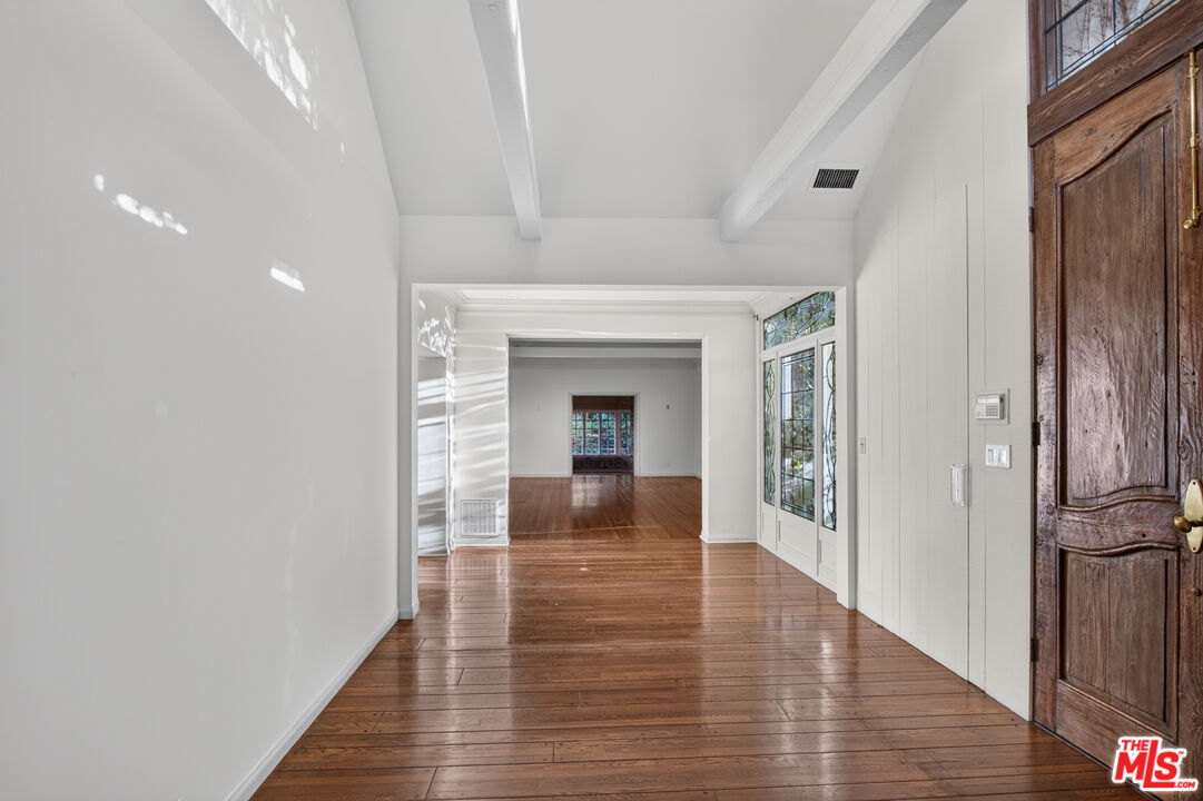 602 Foothill Road Beverly Hills, CA 90210 - Photo 12 of 61 Gallery Image 12