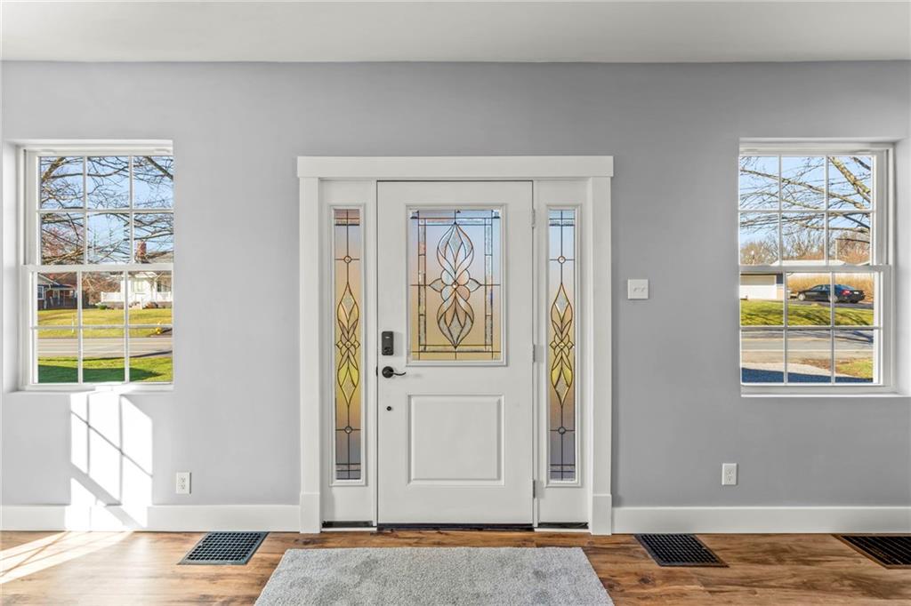 714 Mercer Road Beaver Falls, PA 15010 - Photo 4 of 47 Gallery Image 4