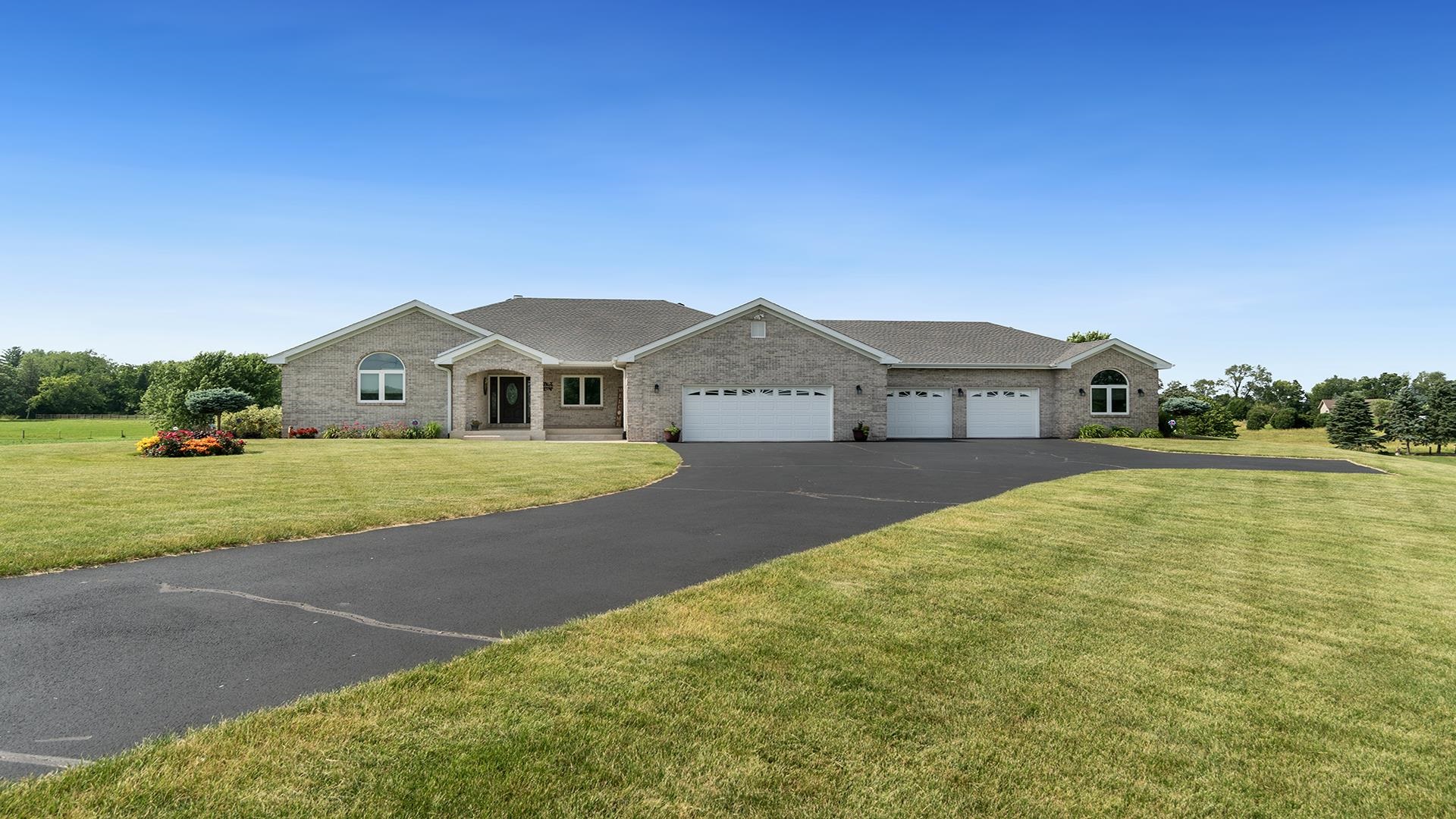 2814 Squaw Prairie Road Belvidere, IL 61008 - Photo 1 of 60 Gallery Image 1