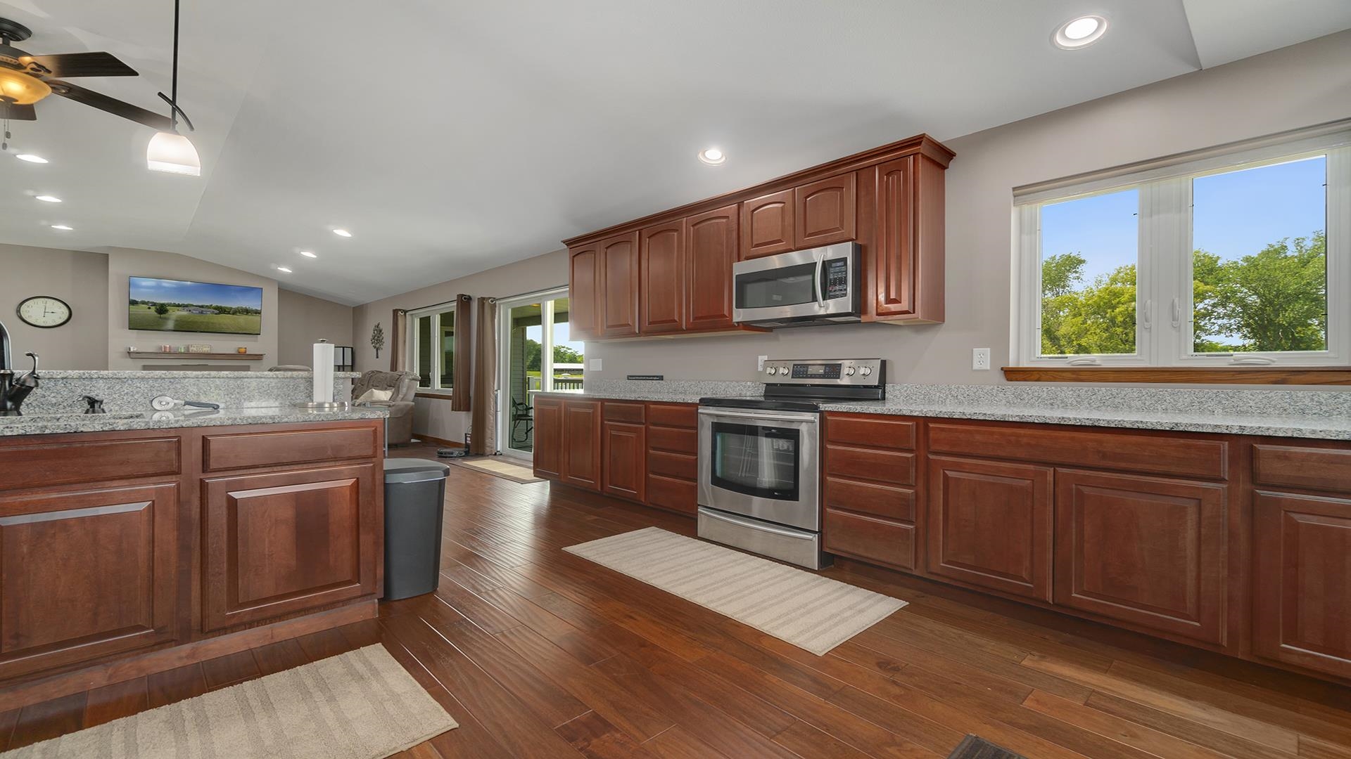 2814 Squaw Prairie Road Belvidere, IL 61008 - Photo 16 of 60 Gallery Image 16